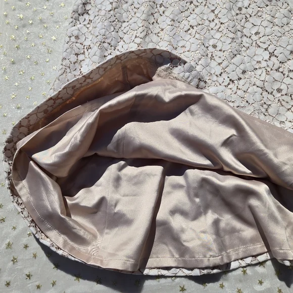 Gorgeous A-line Lace Dress for Easter - Picture 4 of 8